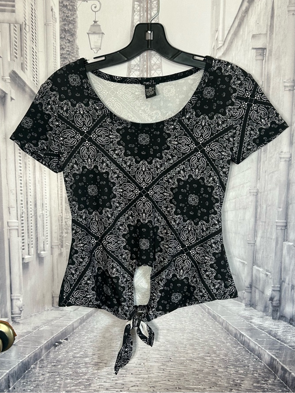 Rue21 Black Paisley Tie-Front Top